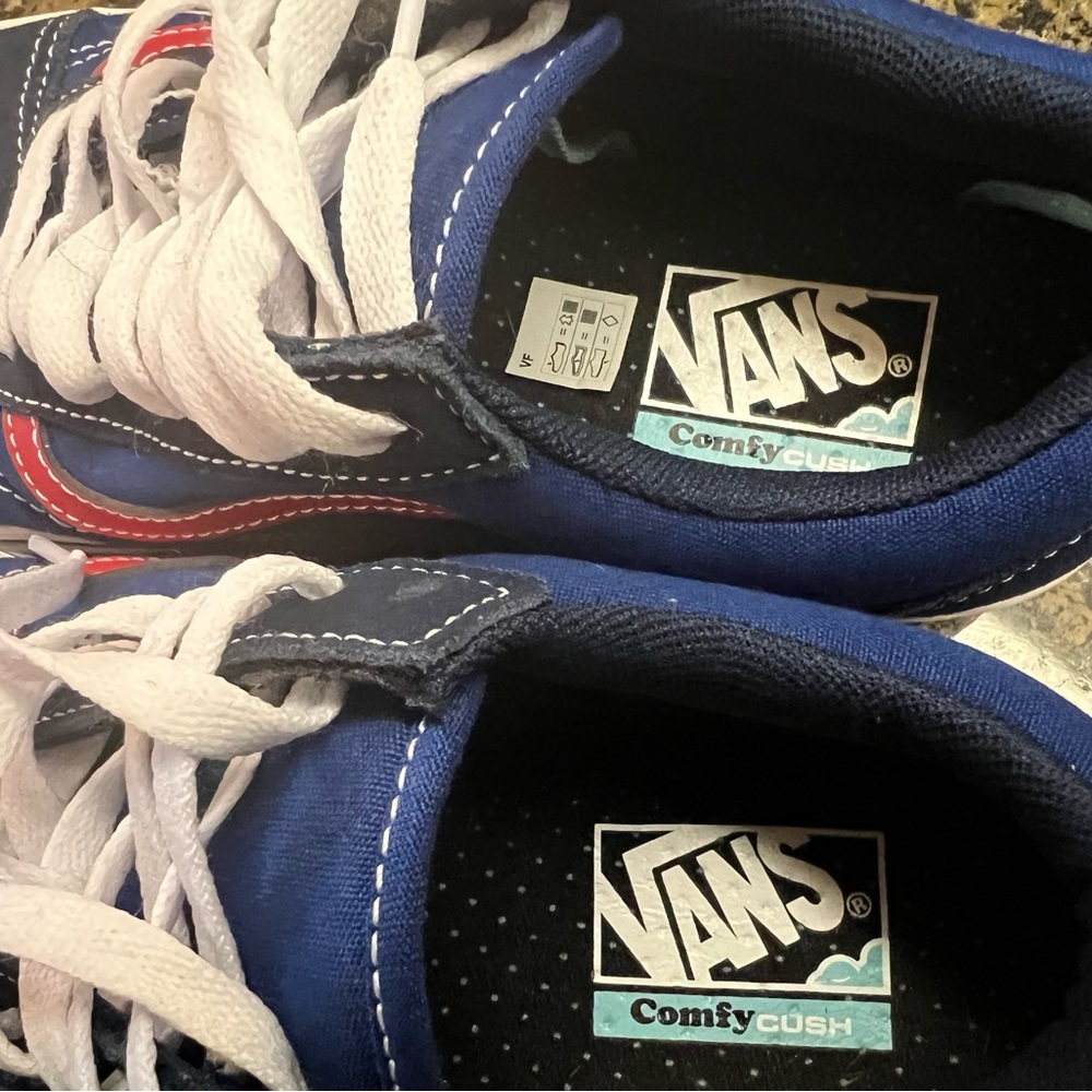 Vans‎ - Picture 6 of 6